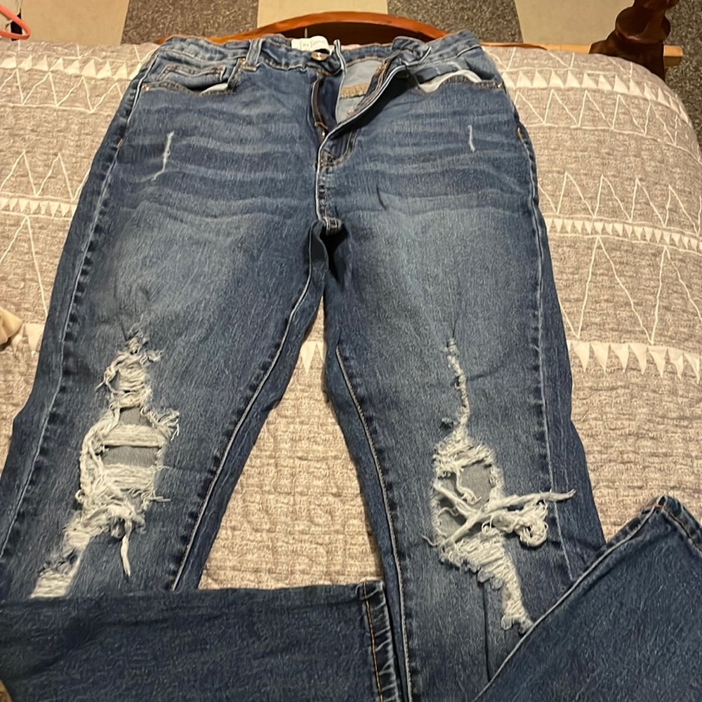 Boyfriend, jeans, ripped